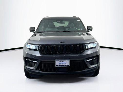 2022 Jeep Grand Cherokee Altitude