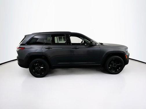 2022 Jeep Grand Cherokee Altitude