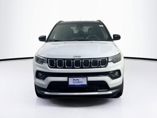 Bright White Clearcoat 2023 Jeep Compass Limited
