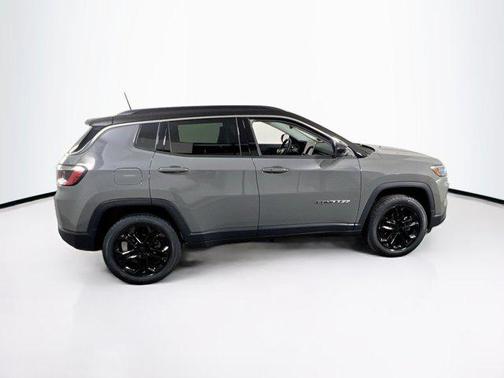Sting-Gray Clearcoat 2022 Jeep Compass Limited