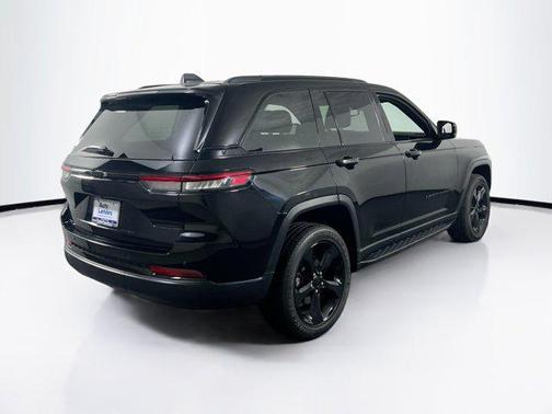 2022 Jeep Grand Cherokee Altitude