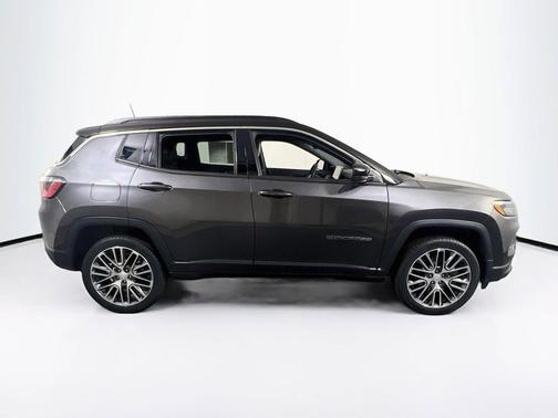 Granite Crystal Metallic Clearcoat 2023 Jeep Compass Limited