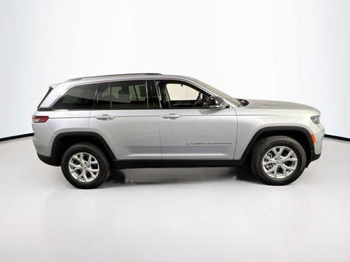 Silver Zynith 2023 Jeep Grand Cherokee Limited
