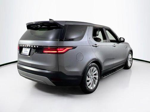 2024 Land Rover Discovery P300 S