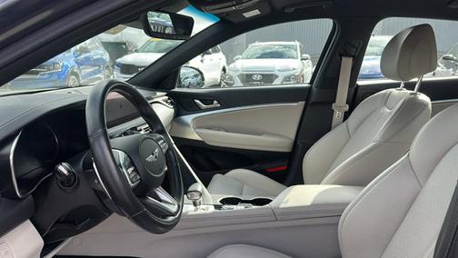 2022 Genesis G70 2.0T