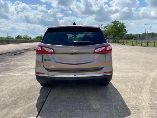 Sandy Ridge Metallic 2018 Chevrolet Equinox LT
