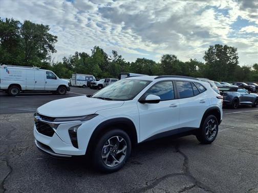 2025 Chevrolet Trax LT
