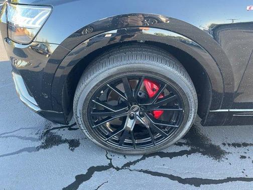 2023 Audi Q8 55 Premium Plus
