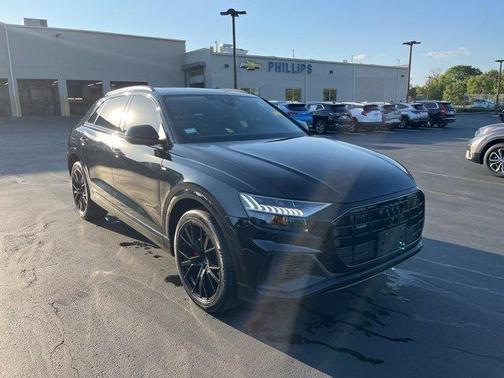 2023 Audi Q8 55 Premium Plus