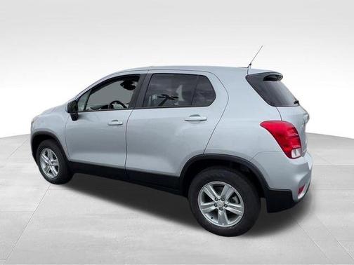 Silver Ice Metallic 2021 Chevrolet Trax LS