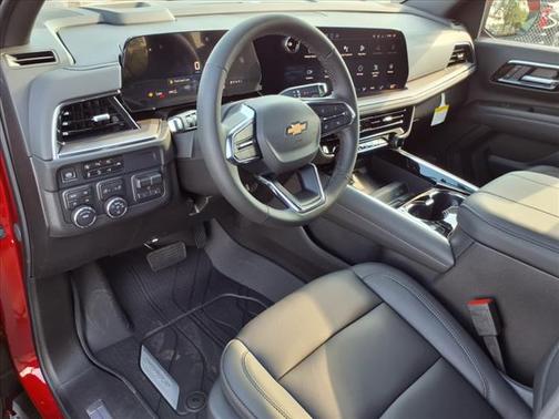 2025 Chevrolet Suburban LT
