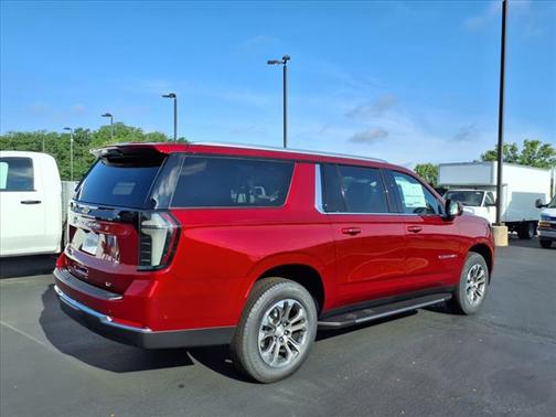 2025 Chevrolet Suburban LT