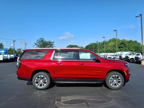 2025 Chevrolet Suburban LT