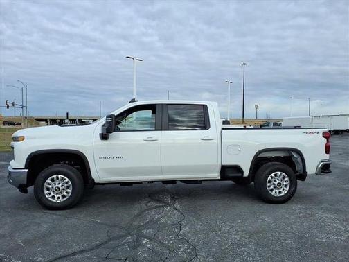 Summit White 2026 Chevrolet Silverado 2500 LT