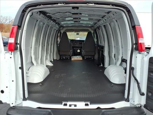 2025 Chevrolet Express 3500 Work Van