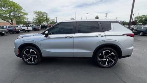 Alloy Silver Metallic 2022 Mitsubishi Outlander SE