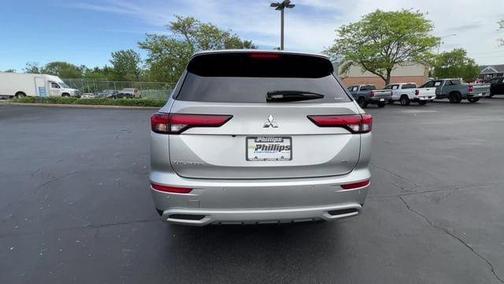 Alloy Silver Metallic 2022 Mitsubishi Outlander SE