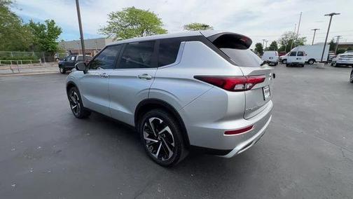 Alloy Silver Metallic 2022 Mitsubishi Outlander SE