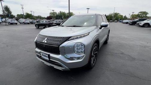 Alloy Silver Metallic 2022 Mitsubishi Outlander SE