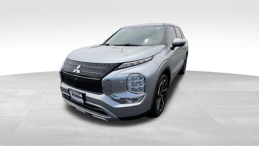 Alloy Silver Metallic 2022 Mitsubishi Outlander SE