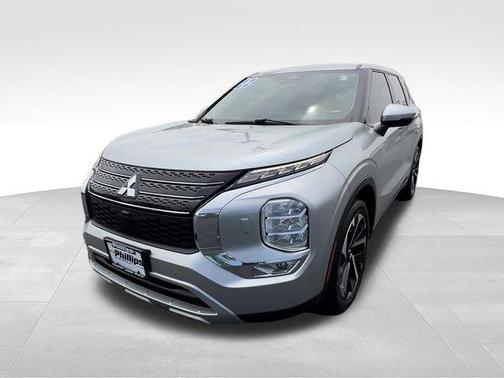 Alloy Silver Metallic 2022 Mitsubishi Outlander SE