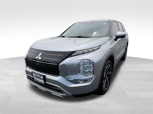 Alloy Silver Metallic 2022 Mitsubishi Outlander SE