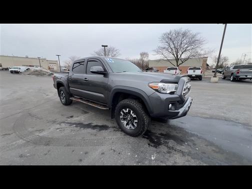 2016 Toyota Tacoma SR