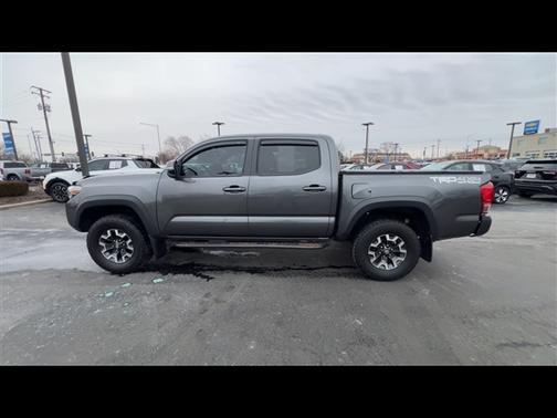 2016 Toyota Tacoma SR