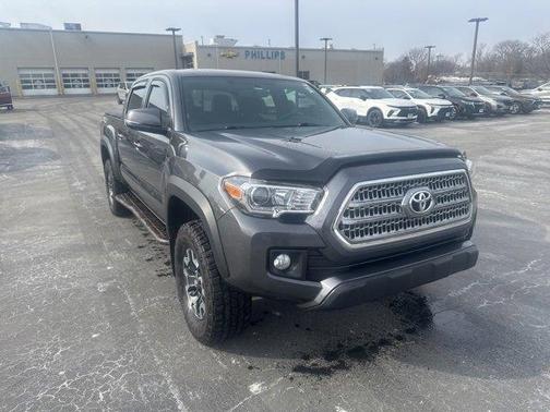 2016 Toyota Tacoma SR