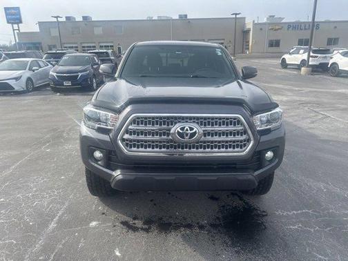 2016 Toyota Tacoma SR