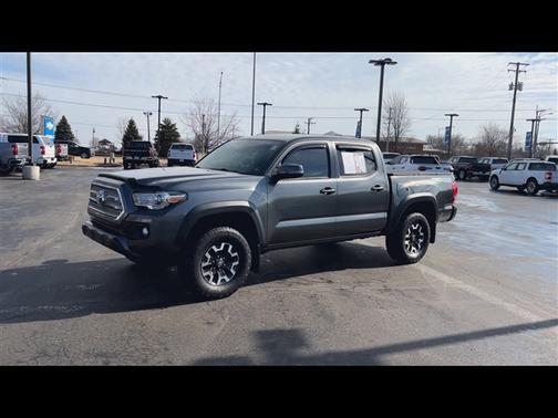 2016 Toyota Tacoma SR