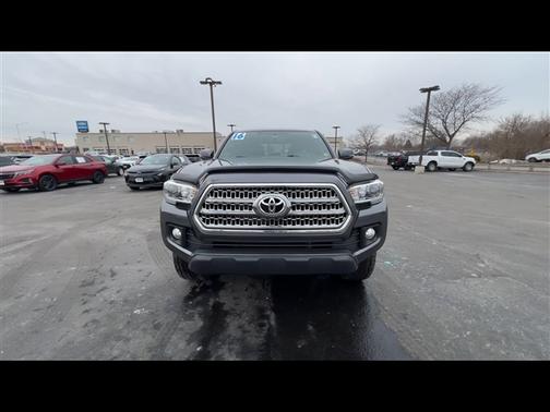2016 Toyota Tacoma SR