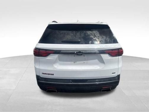 Summit White 2022 Chevrolet Traverse Premier