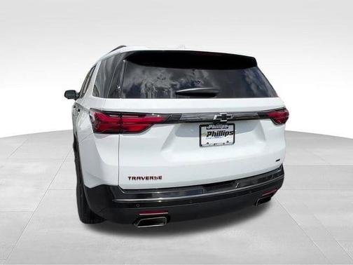 Summit White 2022 Chevrolet Traverse Premier