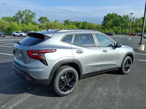 Sterling Gray Metallic 2026 Chevrolet Trax LT
