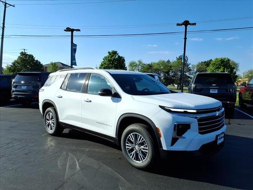 Summit White 2026 Chevrolet Traverse LT