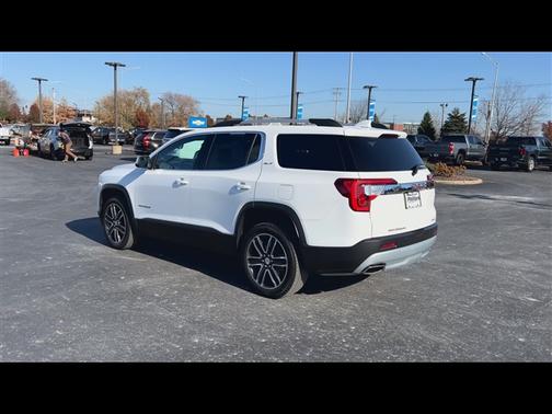 2022 GMC Acadia SLT