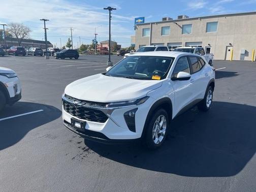 2024 Chevrolet Trax LS