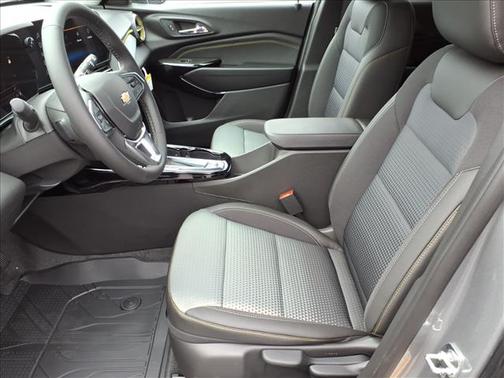 Sterling Gray Metallic 2026 Chevrolet Trax LT