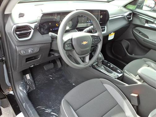 Mosaic Black Metallic 2026 Chevrolet Trailblazer LT