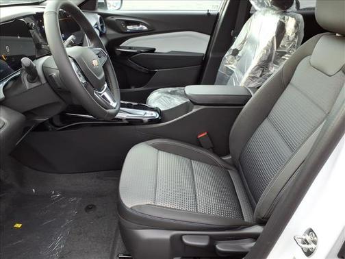 Summit White 2026 Chevrolet Trax LT