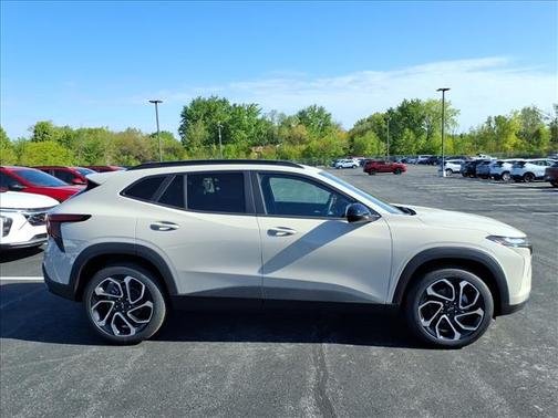 White Sand 2026 Chevrolet Trax 2RS
