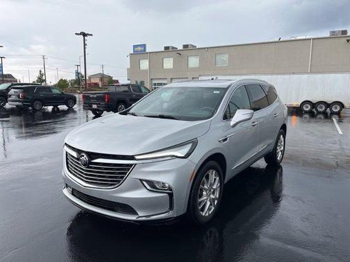 2022 Buick Enclave Essence