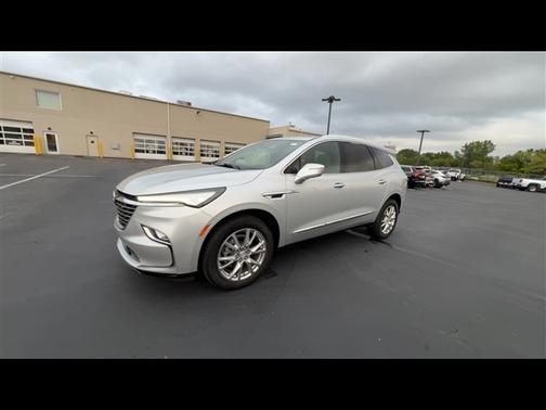 2022 Buick Enclave Essence