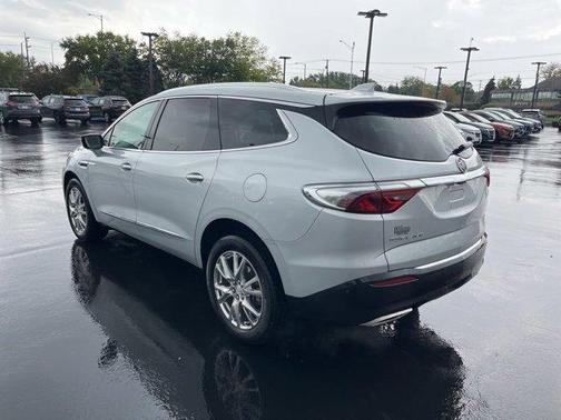 2022 Buick Enclave Essence
