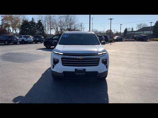 2024 Chevrolet Traverse LT