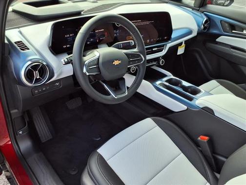 2025 Chevrolet Equinox EV LT 2