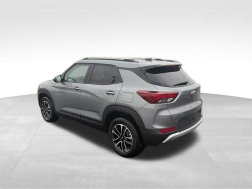 Sterling Gray Metallic 2025 Chevrolet Trailblazer LT