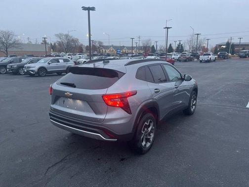 2025 Chevrolet Trax LT
