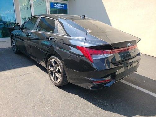 2022 Hyundai ELANTRA Limited
